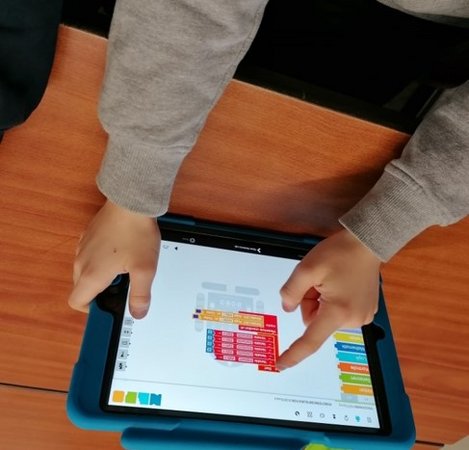 Tablet mit dem Programm „Open Roberta“ 