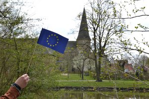 Europaflagge in der Natur (c) prowi GT